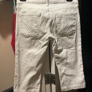 White 7 for all mankind capris